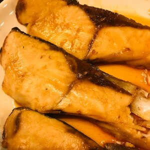 つやつやなブリの照り焼き